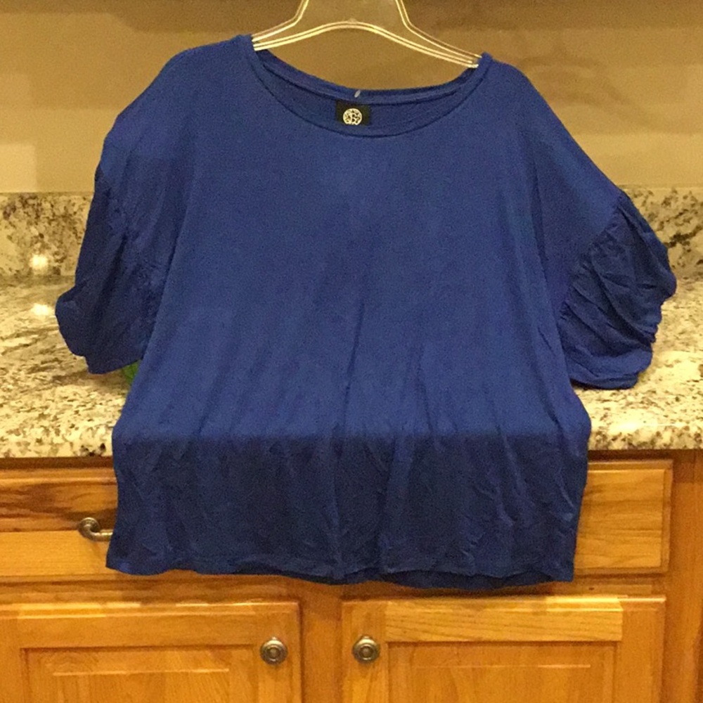 NWT Bobeau short sleeve Top